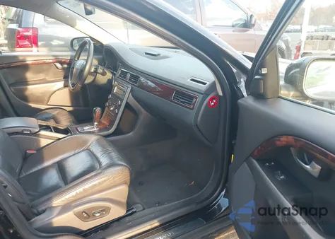 2008 Volvo V70 3.2 из США, поврежденный, VIN YV1BW982381037271